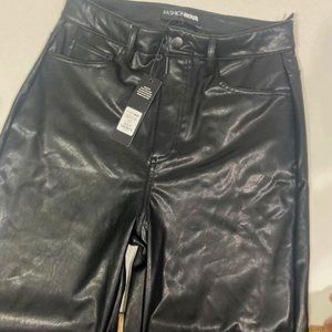 FASHION NOVA (NWT) Women’s Black Faux Leather Pants-MEDIUM